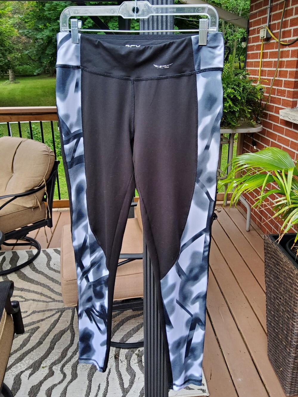 Women's Black & Gray Performance Leggings
